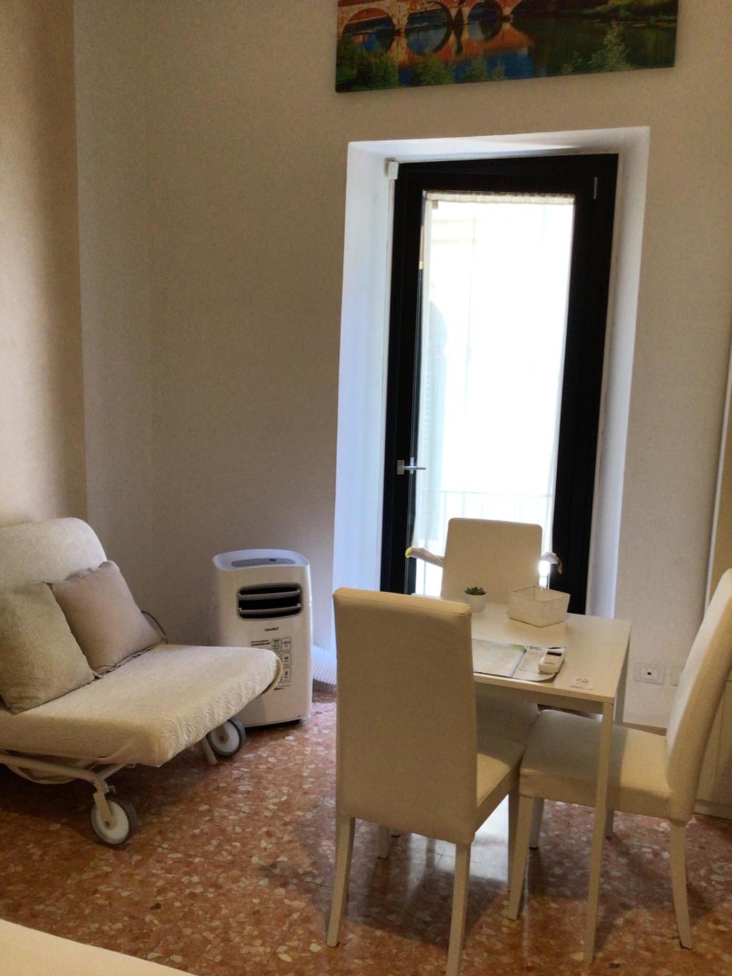 A Due Passi Da Giulietta-Casa Capuleti Apartment Верона Екстериор снимка